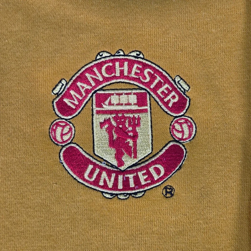 Manchester United Official Merchandise super fast